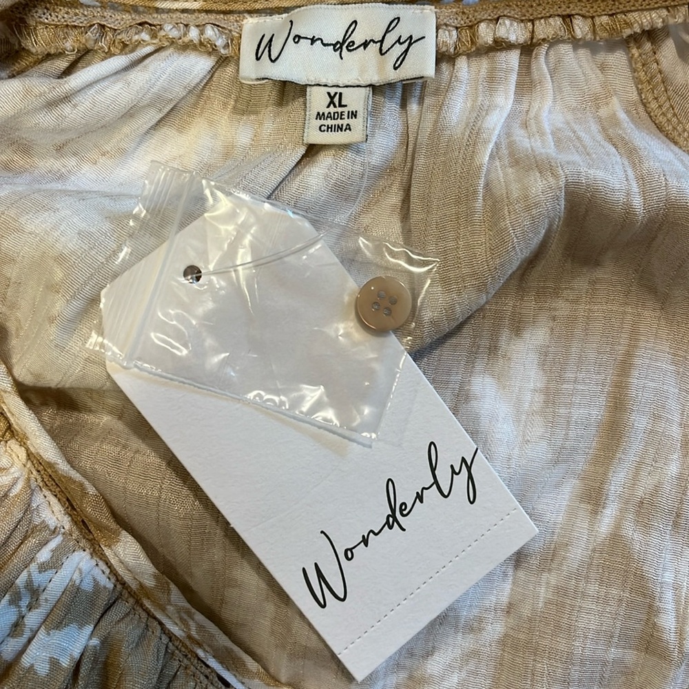 Wonderly Flutter Sleeve Leaf Print Button Down Blouse - Picture 5 of 7